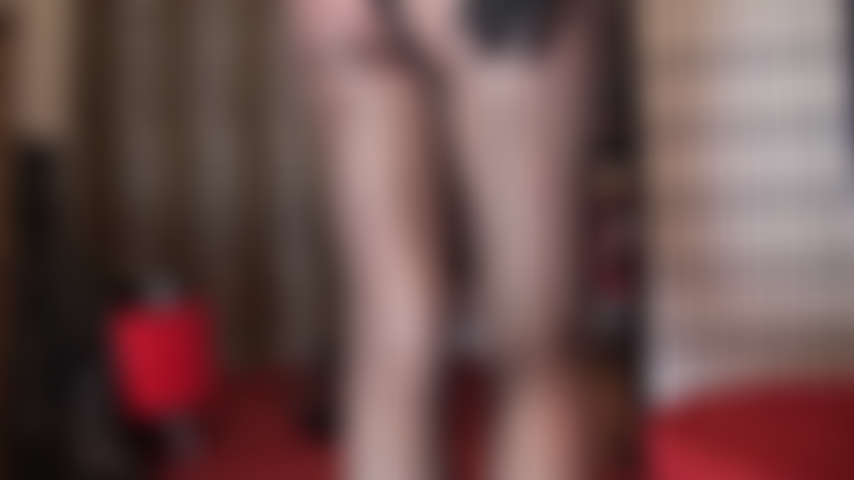 Il tuo piccolo micro cazzo adora i collant con le cuciture della padrona, in particolare i piedi. Tuttavia, quando entra in gioco un grosso cazzo nero ricoperto di nylon, diventi una puttana amante del cazzo. Sph, confronto delle dimensioni del cazzo e implora di sentire quel grosso cazzo nero che ti penetra.