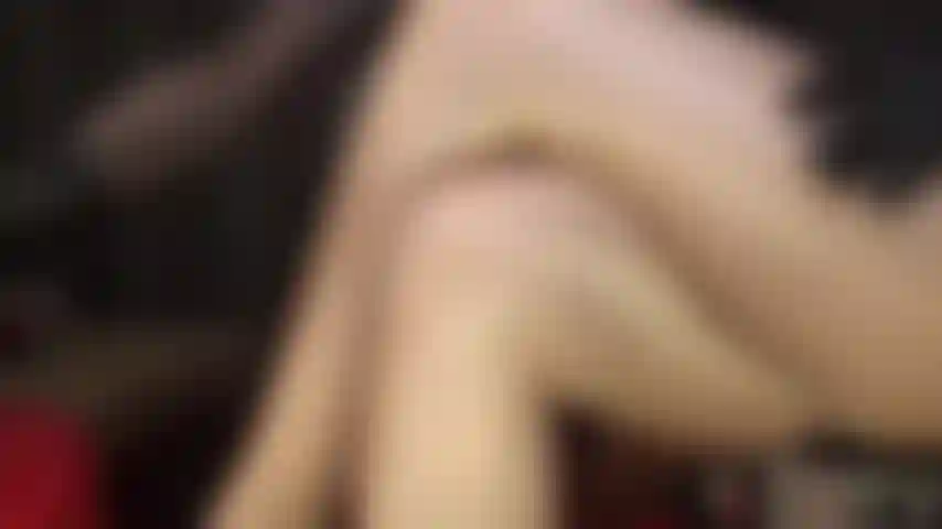 La signora vivian ha, senza dubbio, le gambe in collant più sexy.