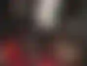 Adoro il culo della tua dea in pantaloni attillati, collant e nudo, mentre la padrona rimuove alcuni strati. Seduta sul viso, accovacciata mentre accarezzo il cazzo del tuo schiavo.