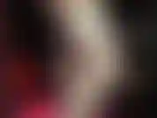 Graziose calze bianche in pizzo - guarda la padrona indossare un paio di calze di nylon. Così trasparenti, sexy e setose... Vorresti solo leccare quelle lunghe gambe sexy.