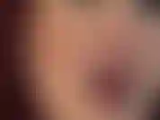 Una farfalla nella lingua e un feticista della bocca. La padrona vivian sa come farti impazzire completamente con la sua bocca color rossetto e la sua lingua bagnata.