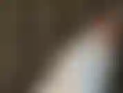 La padrona mostra il meraviglioso feticismo dei colletti rialzati di giacche e cappotti di pelle a strati.