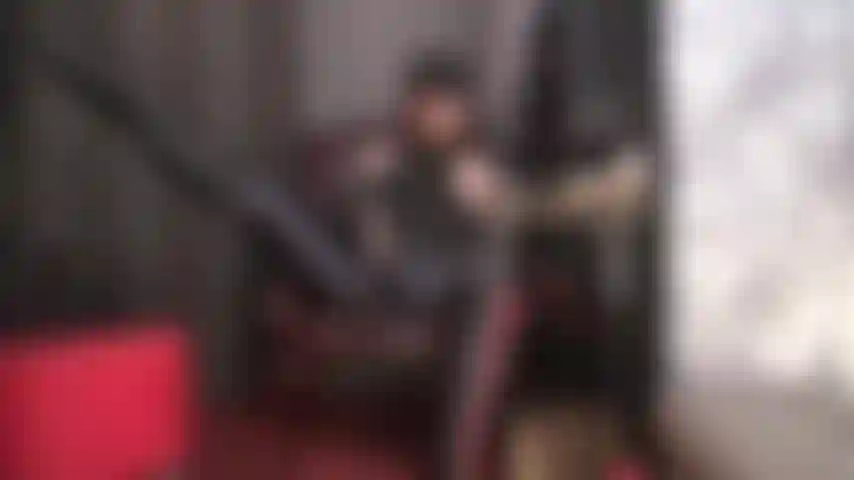 Adora la perfezione avvolta in spandex lucido e aderente, stivali con lacci da vero feticista e pelle - con un imponente cazzo con strap-on. Le sue curve fantastiche e il suo cazzo di carne ti lasciano a bocca aperta. (Femdom, feticismo, guanti di pelle, stivali di pelle, lycra, collant, cappello di pelle, dominazione con strapon, strapon, adorazione del corpo, bwc, dildo gigante).