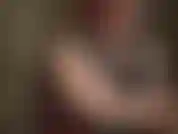 La padrona stuzzica la femminuccia con una serie di graziose mutandine, oltre a nutrirle il cazzo.