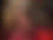 Un'adoratrice di strap-on e collant: 20 cm di pene di gomma nera abbinato a collant marrone scuro lucidi per un pegging da urlo. Se ami collant, piedi e strap-on, questo è per te!