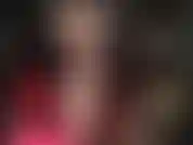 Mutandine di pizzo e calze con la parte superiore in pizzo: non puoi resistere alla lingerie nera sexy, alle graziose mutandine di pizzo e ai collant. La padrona mi stuzzica con le gambe e il suo culo perfetto.