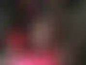 Adoro i tacchi alti, i collant, i penzoloni, il feticismo dei piedi.