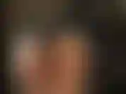 Ammiro il meraviglioso sedere rotondo della mia padrona nei suoi pantaloncini attillati in vinile e nei collant lucidi.