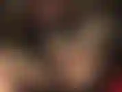 Seduzione ipnotica per diventare la mia sgualdrina del cazzo: la padrona si mette il rossetto rosso e ti seduce con il suo sorriso sexy, le labbra lucide e gli occhi penetranti per succhiarti il cazzo per la prima volta...