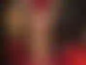 Strati di collant lucidi: 2 paia dei collant più lucidi che ami tanto sulle gambe, sul sedere e sui piedi perfetti della tua padrona, insieme a delle mutandine di raso rosso fuoco.