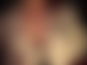 Sensuale raso bianco setoso abbinato a pelle e collant: la padrona vivian conosce la tua debolezza per il raso lucido e i collant lucidi e sa esattamente come stuzzicare quel tuo piccolo cazzo...