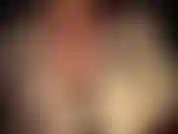 Sensuale raso bianco setoso abbinato a pelle e collant: la padrona vivian conosce la tua debolezza per il raso lucido e i collant lucidi e sa esattamente come stuzzicare quel tuo piccolo cazzo...