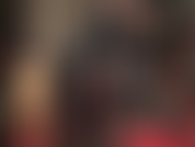 Stuzzicando con il feticismo del pvc e facendo sesso orale con i guanti, sedendomi sul viso: la tua dea feticista scintillante in pvc nero con stivali alti stuzzica il tuo cazzo con il tuo feticismo preferito, vinile nero... In particolare con i guanti.