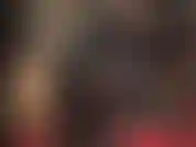 Stuzzicando con il feticismo del pvc e facendo sesso orale con i guanti, sedendomi sul viso: la tua dea feticista scintillante in pvc nero con stivali alti stuzzica il tuo cazzo con il tuo feticismo preferito, vinile nero... In particolare con i guanti.