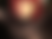 Shhh... Inala quell'inebriante profumo di cuoio mentre ti copro bocca e naso. La tua amante di cuoio ti stuzzica con i suoi irresistibili guanti di pelle nera.