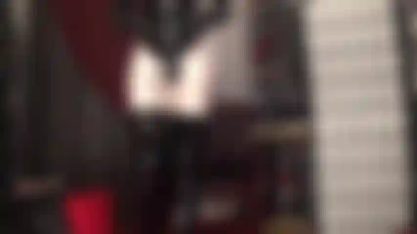 Mistress vivian è la migliore in fatto di lucidità: questo completo fetish super lucido è irresistibile. Ti inginocchi in adorazione.