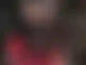 Con un enorme strap-on nero da 17 pollici e la deliziosa saliva della mia padrona che le cola dalle labbra e dalla lingua.