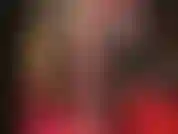 Che si masturba con un dildo ricoperto di calze.