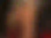 Strati di collant super lucidi: la padrona vivian è una vera provocatrice con i suoi collant più lucidi, che mettono in mostra piedi, gambe e culo mentre ti munge il cazzo tra i morbidi strati.