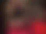 Ami il mio culo! Collant neri trasparenti e una tuta in pvc lucido con perizoma incorniciano perfettamente il mio fantastico culo.