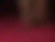 Un primo piano dei miei meravigliosi archi in collant marrone scuro e décolleté di pelle penzolanti. Stuzzica il feticismo dei piedi.