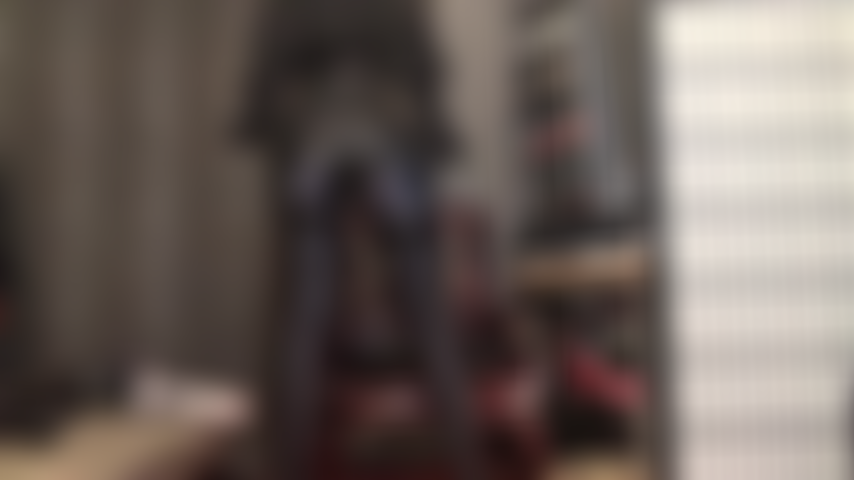 Amante dello spandex e delle calze: un reggicalze a 6 cinturini aderisce saldamente alle calze di nylon nero velato, sovrapposte a collant in spandex grigio scuro leohex. Adoro le curve di mistress vivian in questo sensuale completo fetish, mentre implori di essere munta tra le sue cosce in lycra.