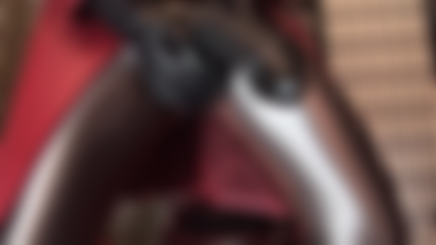 Regina delle taglie, dominatrice con strap-on: la padrona vivian ti incastra il culo e ti riempie la gola con il suo grosso e carnoso cazzo nero.