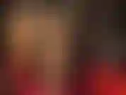 Feticista del nylon: calze in pizzo sotto i collant più altri due strati extra lucidi. Gambe e culo perfetti e lucidi.