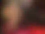 Feticista scintillante: la padrona tesse la sua ragnatela scintillante di collant lucidi e sexy pvc nero. Una volta intrappolata non puoi più uscire (e non vorresti).