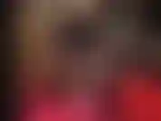 La padrona ti stuzzica in bianco e nero, per quei momenti in cui non riesci a decidere se ti piace il nero o il bianco... Un guanto e un tacco neri, e un guanto e un tacco bianchi per stuzzicare il tuo cazzo...