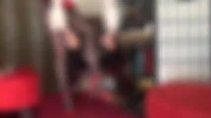 Divertimento con il dildo che schizza: la padrona vivian indossa il suo dildo che schizza per darti un gustoso carico di sperma.