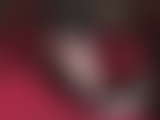 Stuzzicata e torturata dai meravigliosi piedi, tacchi e frusta della padrona vivian.