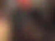 Provocante masturbazione con guanto di lattice.