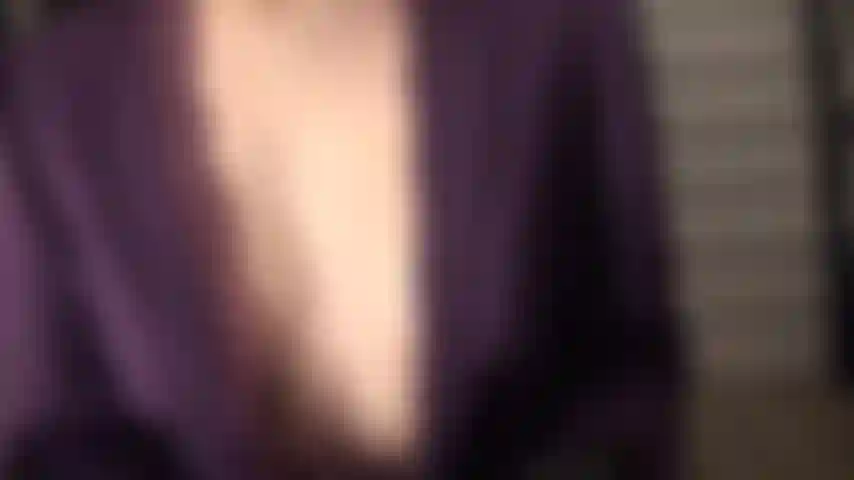 Ti piace il seno della padrona? - Questo vestito ti eccita così tanto che proveresti anche il tuo sperma.