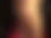 Debole per i collant lucidi. Adora i miei sexy collant lucidi e le mie graziose mules di pelle in cui vorresti solo infilare il cazzo del tuo schiavo.