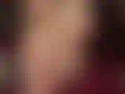 Feticista dei piedi - adoro i piedi lucidi e sexy della mia padrona, con i suoi collant color carne. Con le sue piante e dita lucide e gustose che si muovono proprio davanti al tuo viso. Puoi quasi assaporarle e annusarle.