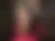 Sei innamorato delle mie gambe in nylon. Adori le mie gambe in collant color carne così trasparenti che quasi non ti accorgi che ci sono. Mmmmmm.