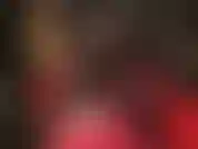 In lattice e nylon: collant neri, tacchi bianchi e gomma sexy.