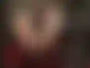 Faccio una sega con guanti di lattice su uno strap-on con adorazione dei piedi, seguita da adorazione del culo con piedi e cazzo.