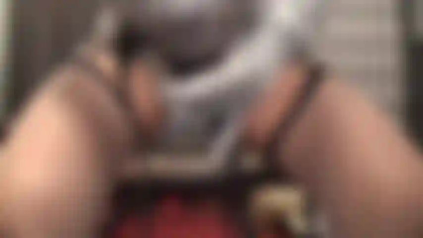 Adorazione del cazzo in calze reggicalze color avorio e raso - la tua bocca da puttana è solo un buco per il piacere della mistress. Senti quel grosso cazzo sbatterti in faccia e lo sperma scorrere giù per la tua gola.