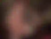 Indosso dei graziosi collant trasparenti e lucidi color lavanda sulle gambe nude e dei piedi sexy per stuzzicare i miei sottomessi in nylon e i miei feticisti.