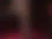 La signora vivian ti ha fatto innamorare dei suoi bellissimi tacchi alti penzolanti con le dita dei piedi in nylon.