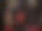 La padrona ha un bel cazzo grosso da mungere direttamente nella tua bocca, con il suo culo rivestito di lattice abbassato sulla tua faccia.