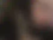 La padrona mi stuzzica con un tacco estremamente sexy ed estremamente alto in mano.