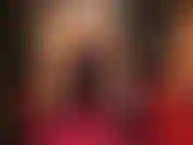 Adoro il mio enorme cazzo bianco e il mio culo in collant: la mia padrona si accovaccia sulla tua faccia e ti infila il suo grosso cazzo bianco in gola ancora e ancora. Adoro il mio culo in collant mentre si avvicina sempre di più...