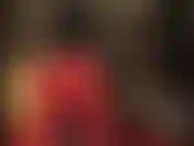 Piace fare pegging con un enorme strapon nero, adoro il culo indossando leggings rossi.