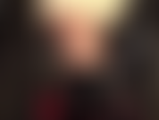 In pvc, collant, stivali lucidi, pelliccia e strapon: questa dea fetish è pronta a darti il suo grosso e gustoso cazzo bianco direttamente nella tua bocca e nella tua figa.