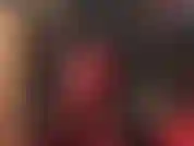 Ami i miei piedi sexy. Annusala mentre escono da questi sexy stivali di pelle rossa: caldi e umidi, inala l'aroma inebriante direttamente nel tuo naso.