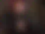 Adoro i guanti di pelle lunghi fino alle spalle.