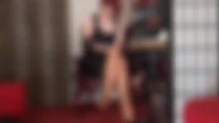 Più lunghi sono i guanti di pelle, più sei dura...